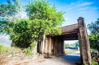 Duong Lam Village - Viet Ancient Village Tour full day